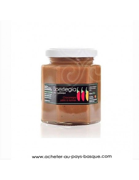 CHOCOTEGIA pâte à tartiner Chocolat praliné au piment d'Espelette - Bipertegia producteur Basque Espelette en vente