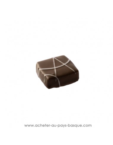 à Offrir ou à s'offrir ganache chocolat Lait corsé à 34% de cacao et caramel salé au sel de salies de Béarn