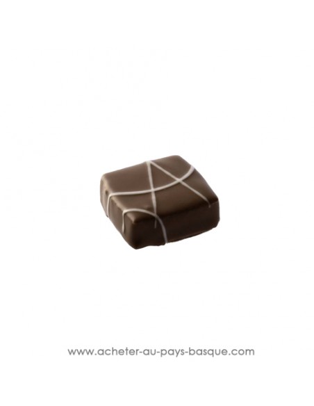 à Offrir ou à s'offrir ganache chocolat Lait corsé à 34% de cacao et caramel salé au sel de salies de Béarn