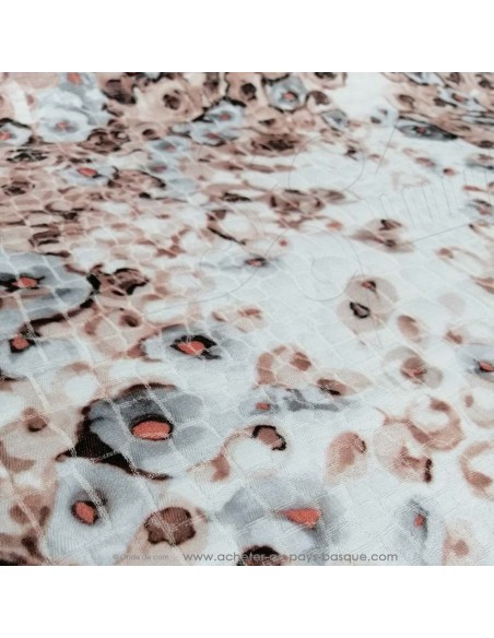 zoom Piqué PolyCoton blanc bouquet roses relief damier - Tissus habillement au mètre vente en ligne