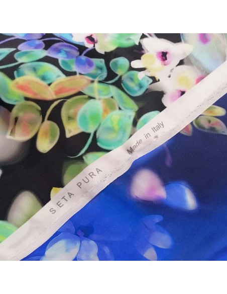 Satin de soie bleu fleurie orchidées Italie - tissus habillement soie italienne haute couture - vetement sur mesure
