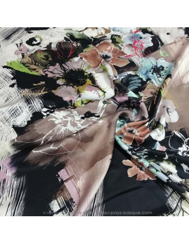 Zoom soie noire fleurs peintes bouquet - tissus habillement soie italienne haute couture - vetement couturiere sur mesure