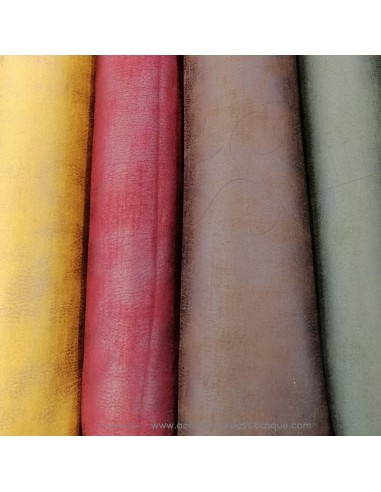 zoom colori Tissu Néoprène rouge effet cuir vieilli craquelé marbré toucher doux suédine - tissus habillement mercerie Biarritz