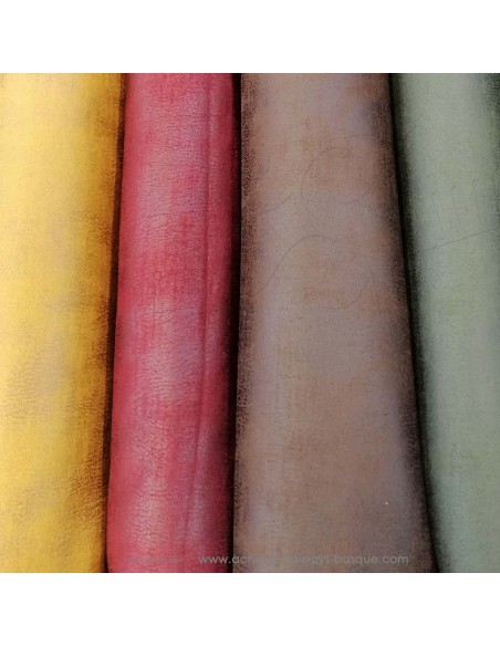 zoom colori Tissu Néoprène rouge effet cuir vieilli craquelé marbré toucher doux suédine - tissus habillement mercerie Biarritz