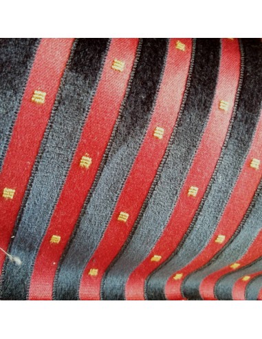 Zoom Tissu ameublement viscose rouge ruban velours noir point brodé jaune  - Tissus au mètre pour fauteuils coussins rideaux