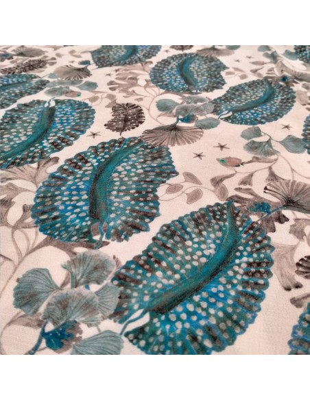 Zoom Tissu Crêpe de Viscose motif fonds marins poissons bleu - tissus habillement au mètre Biarritz