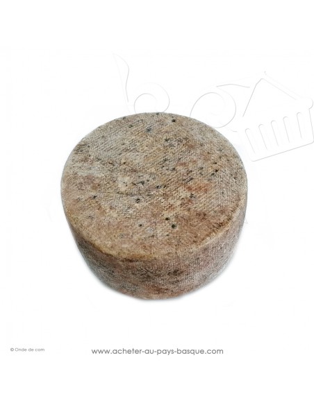 Tomette de Fromage de Brebis Fabrication Artisanale au lait cru qualité gustative , croûte naturelle. Authenticité et Tradition