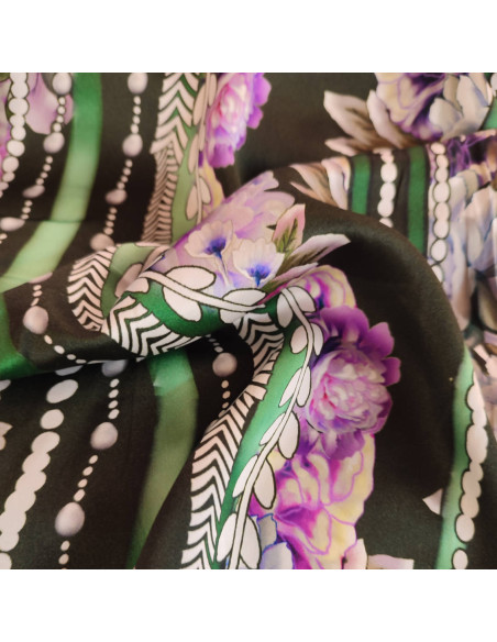 Zoom Tissu soie fleurie noire  perles bande de fleurs vert et rose - tissus habillement soie  haute couture