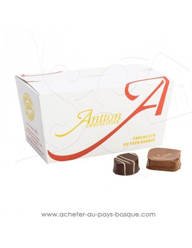 Acheter ou offrir cadeau traditionnel Ballotin de chocolats Basques  assortiment noir lait ganache praline - Antton Espelette 