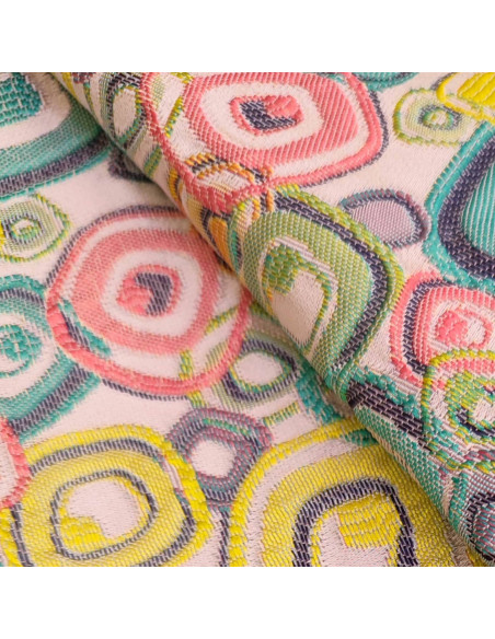 Zoom tissu habillement jacquard polyester géométrie multicolore -  tissus mode tendance - vente en ligne - vetement couturiere
